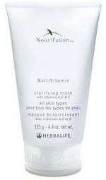 Мультивитаминная очищающая маска NouriFusion для всех типов кожи.